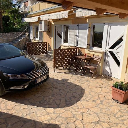 Apartmani Noelle Novi Vinodolski Buitenkant foto