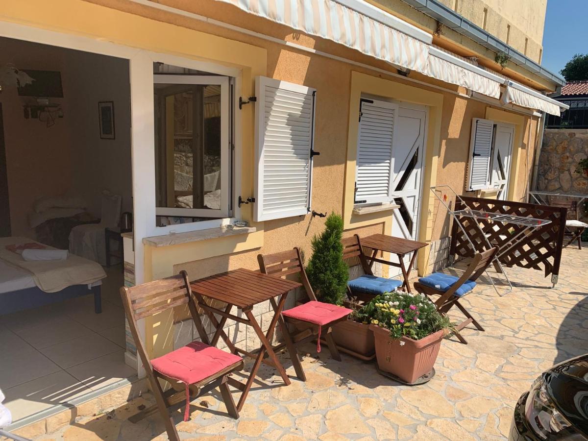 Apartmani Noelle Novi Vinodolski Buitenkant foto