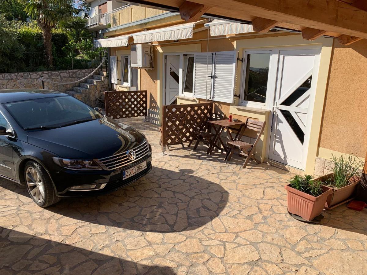 Apartmani Noelle Novi Vinodolski Buitenkant foto