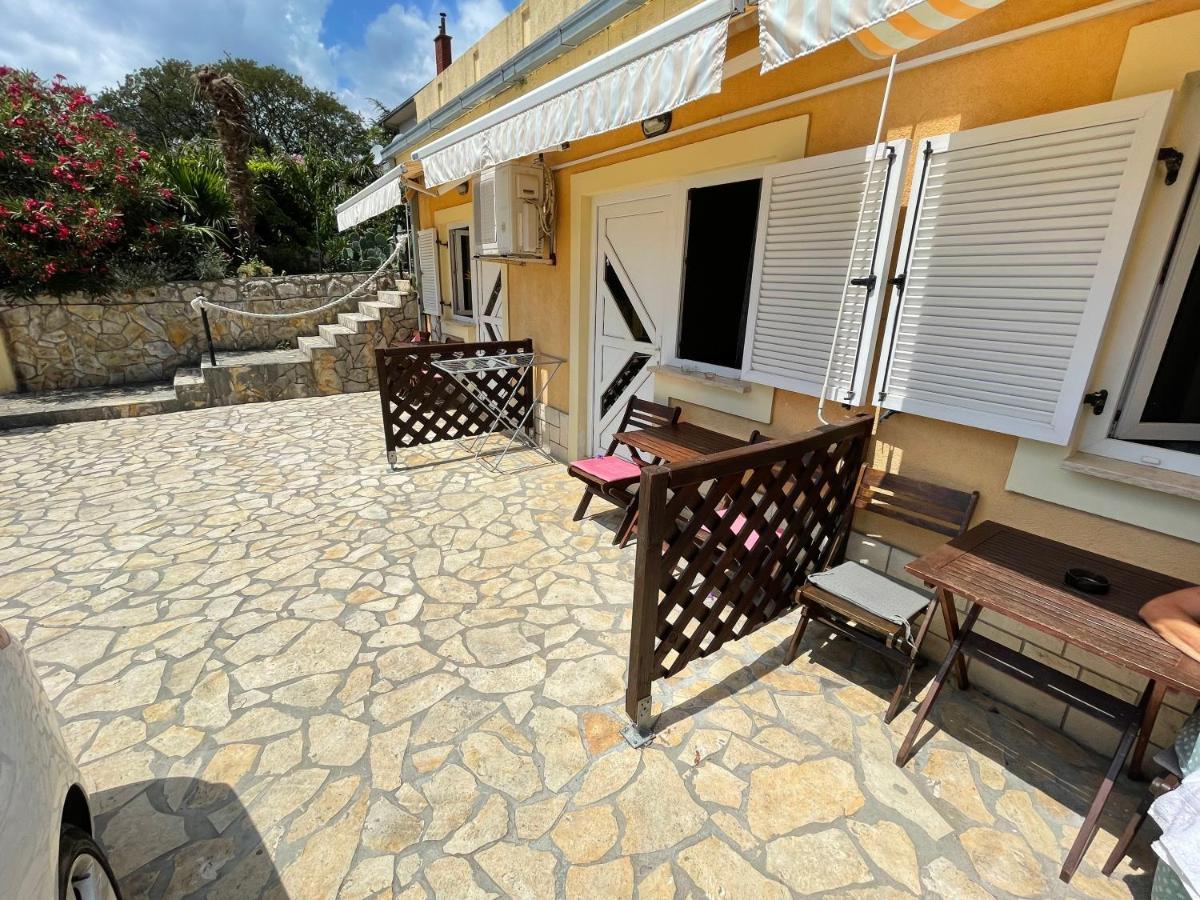 Apartmani Noelle Novi Vinodolski Buitenkant foto