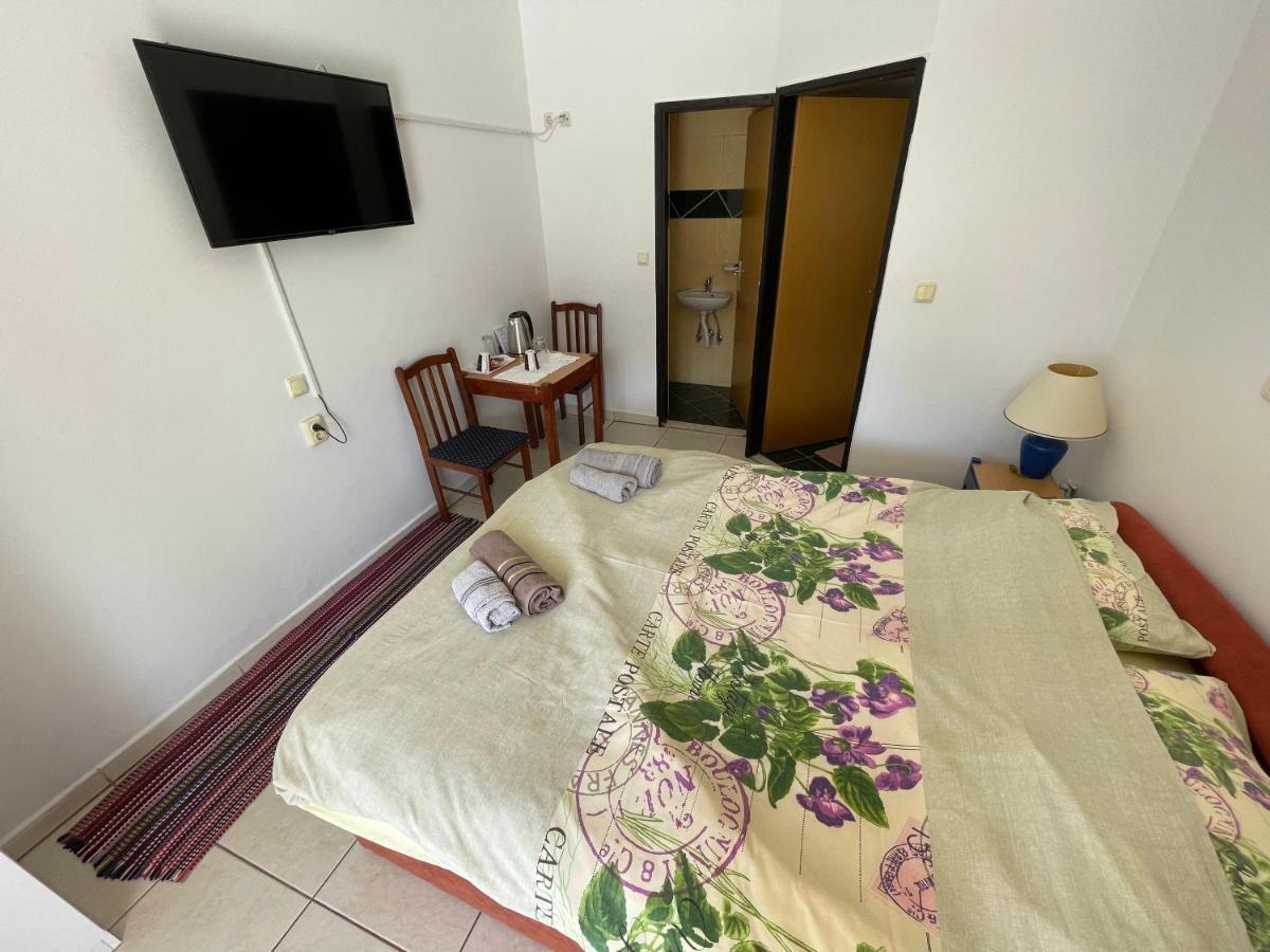 Apartmani Noelle Novi Vinodolski Buitenkant foto