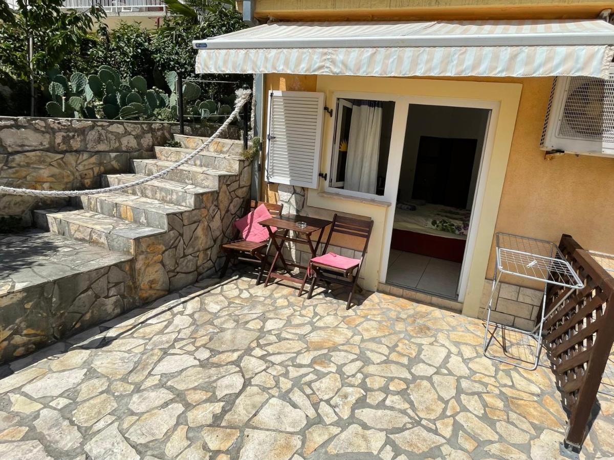 Apartmani Noelle Novi Vinodolski Buitenkant foto