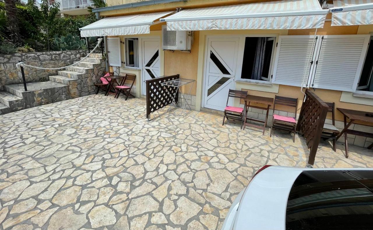 Apartmani Noelle Novi Vinodolski Buitenkant foto