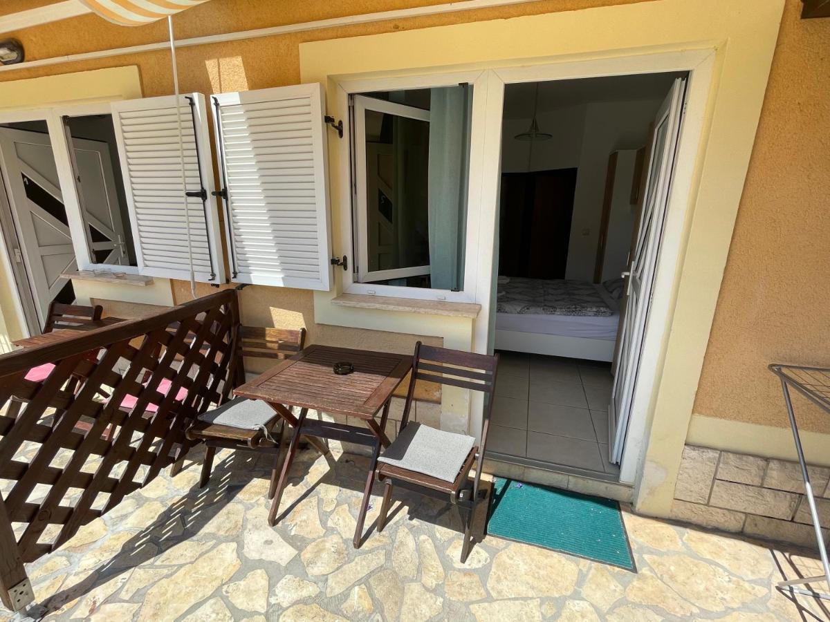Apartmani Noelle Novi Vinodolski Buitenkant foto