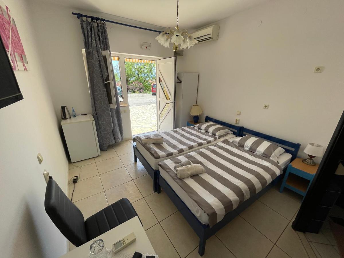Apartmani Noelle Novi Vinodolski Buitenkant foto